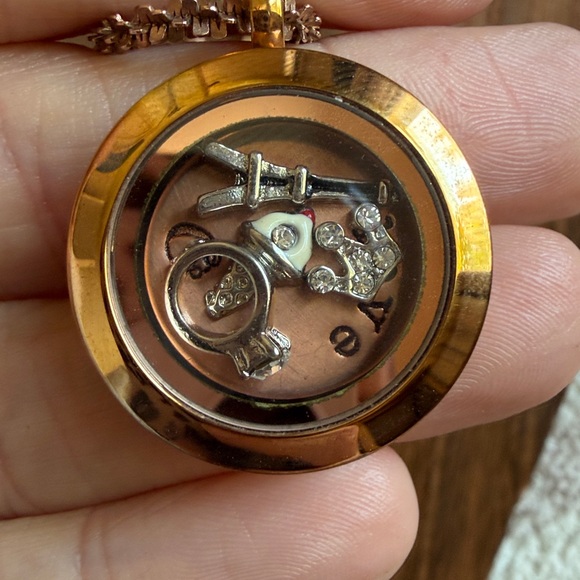 Origami Owl rose gold necklace - Picture 3 of 5